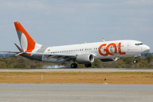 aviao gol decolando