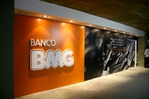 logo Banco BMG parede