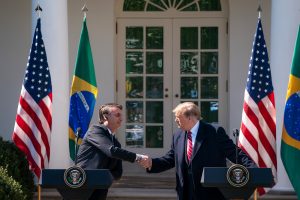 aperto de mao trump bolsonaro