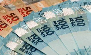 Cédulas de R$ 50 e R$ 100