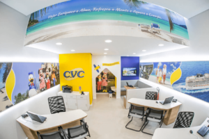 Interior de loja da CVC