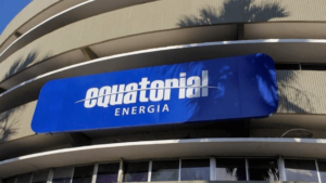Fachada de prédio da Equatorial, com foco no logo