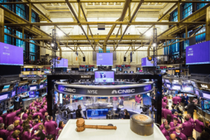 Ontem, o Nubank (NUBR33) cravou seu IPO e já vale quase US$ 50 bilhões. A pergunta que fica é: os pares acompanharão?