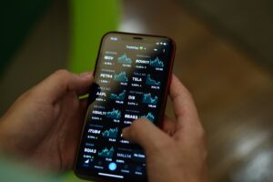Celular com aplicativo TradeMap