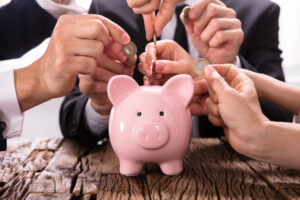 imagem porquinho crowdfunding shutterstock