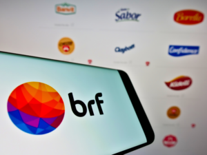 Celular com logo da BRF