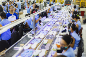 Linha de produção tênis