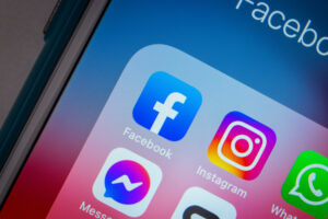 Apps de redes sociais em celular