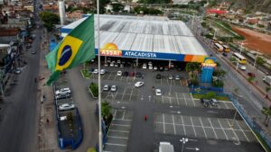 Vista aérea de loja do Assaí
