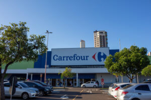 Fachada de unidade do Carrefour em Campo Grande, MS