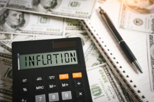 Nota de dólar queima perdendo valor