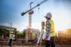 Trabalhadores em obra de construção civil