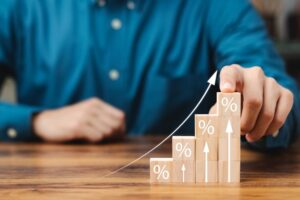 Taxas em alta em blocos para matéria sobre Tesouro Direto