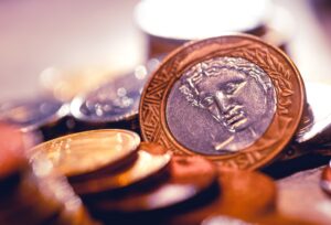Moedas de real em destaque