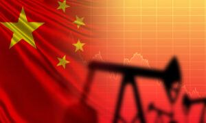 Montagem com a bandeira da China e uma bomba de petróleo