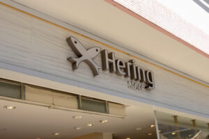 fachada de loja da hering, do grupo soma