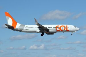 aeronave da Gol em voo