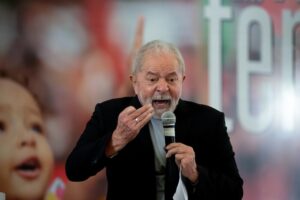 o ex-presidente Lula em discurso