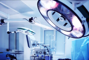 equipamentos em sala de cirurgia em hospital