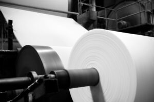 máquina produtora de papel e celulose
